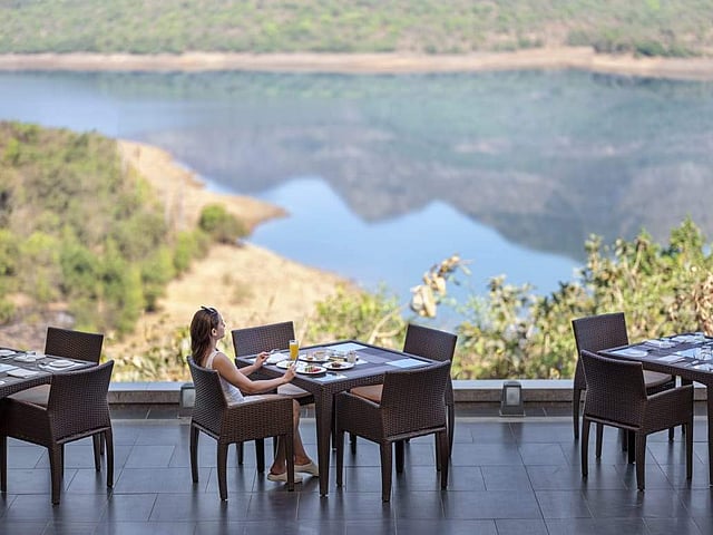 <em>Al fresco at Vistara</em>