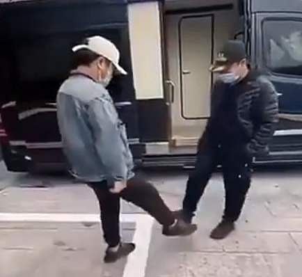 <em>COVID-19: Man prefers shaking his leg over handshake</em>