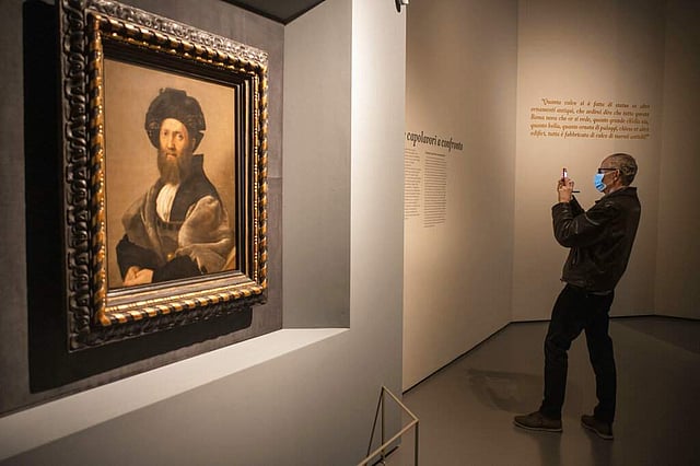 <em>At the Raffaello exhibition (AP Photo/Domenico Stinellis)</em>