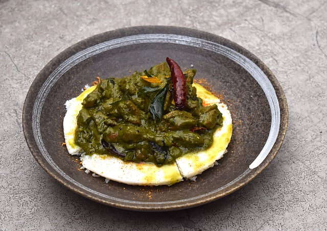 Andhra Chilli Chicken Thatte Idli With Micro Herbs