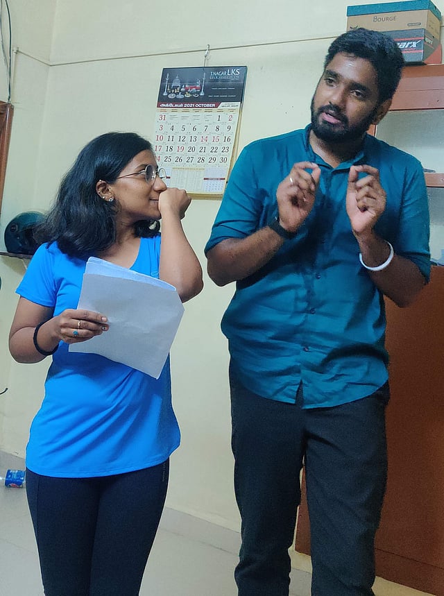Still from Pen’ in Vilai Enna rehearsal