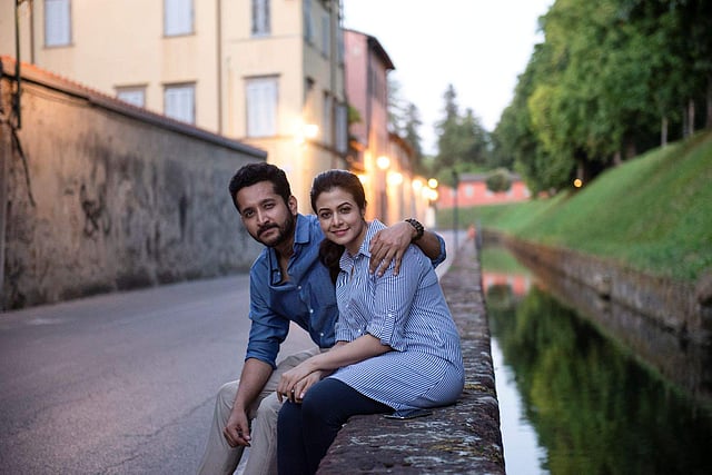 <em>Koel and Parambrata in Bony</em>