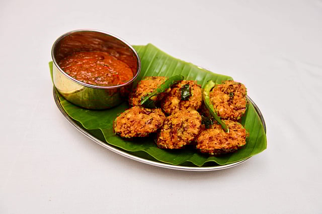 <em>Malaikottai karamani vadai</em>