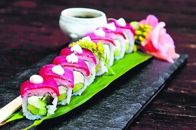 <em>Pinky salmon sushi</em>