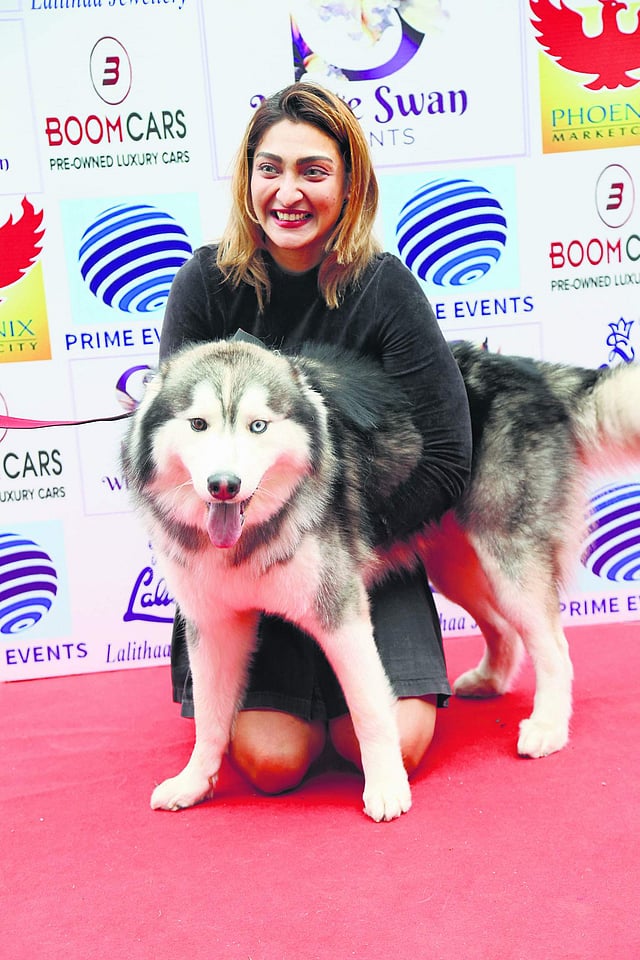<em>Akshara with her doggo at Phoenix MarketCity</em>