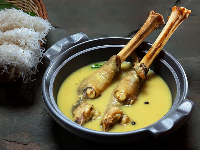 <em>Lamb Trotter soup</em>