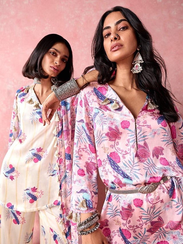 Flowy silhouettes