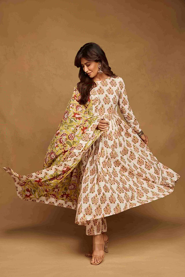 Ensemble from Saadgi