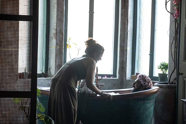 <em>A still from Ninaivo Oru Paravai</em>