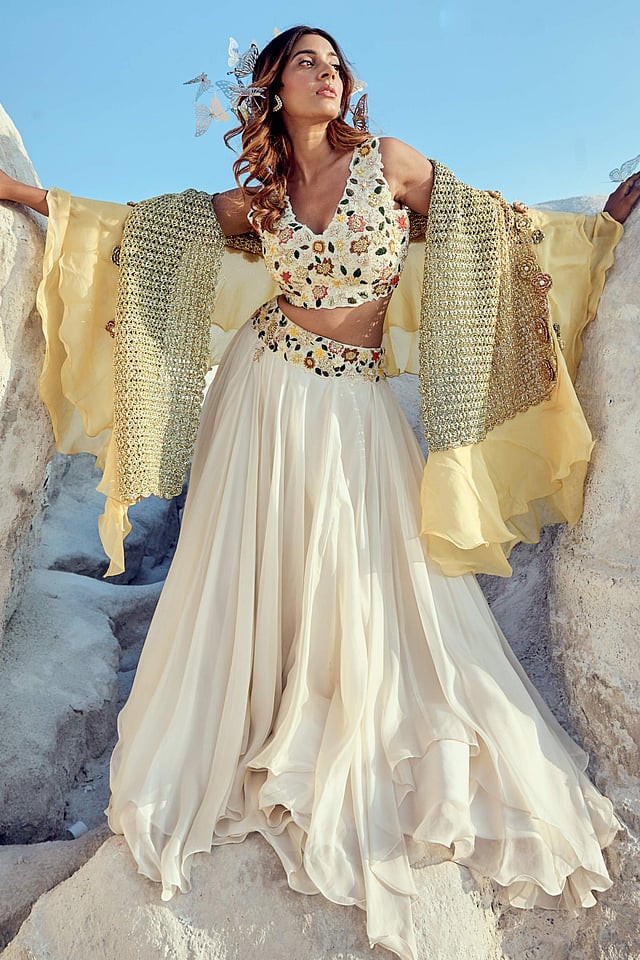 Skirt and blouse set with a knotted dupatta
