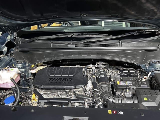 The facelifted Kia Seltos also comes with a new turbo-petrol engine option