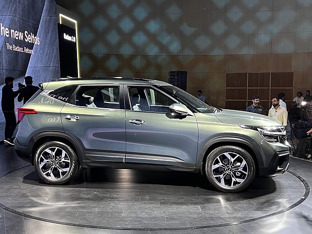 The compact SUV now gets five different wheel options