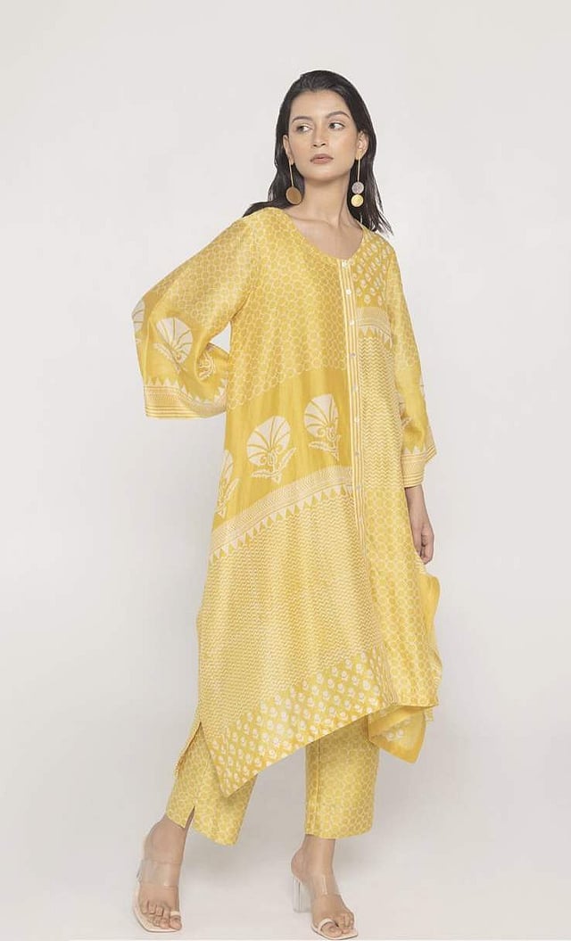 Tusti By Ami Gandhi  