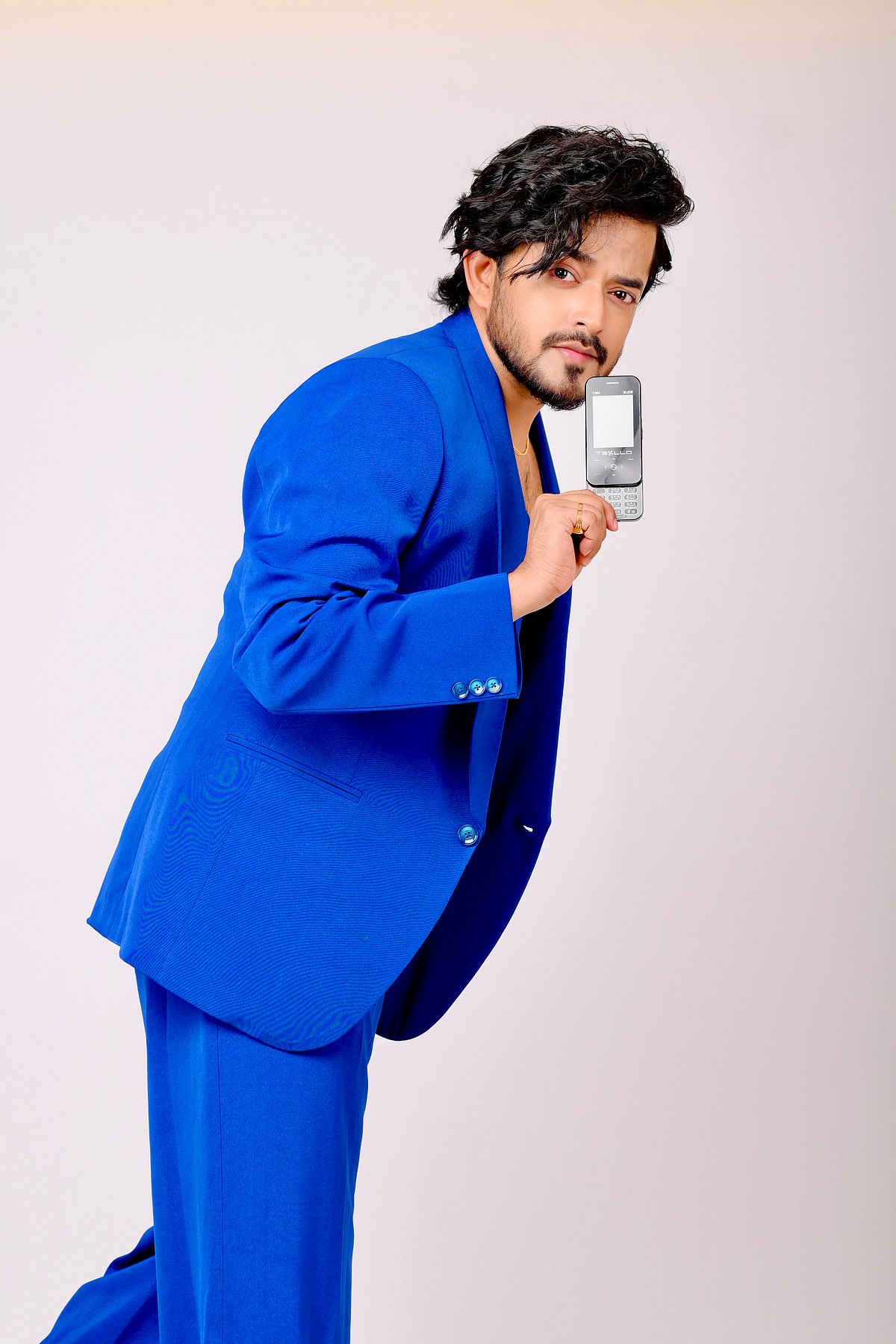 Television actor Sayak Chakraborty Becomes the Face of Texllo Mobile