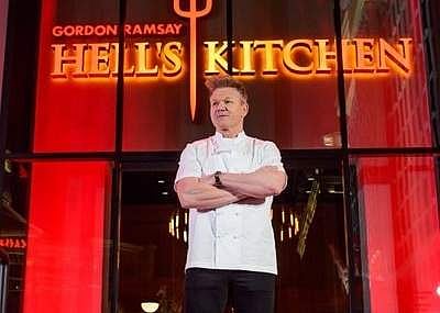 'Hello, hottie!' Gordon Ramsay's ripped body pic leaves fans swooning ...